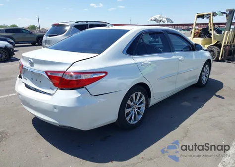 2015 Toyota Camry Xle V6 z USA, uszkodzony, nr VIN 4T1BK1FK8FU553977